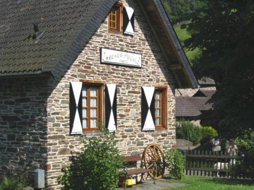 Waldhotel Im Wiesengrund Hurtgenwald Exterior photo
