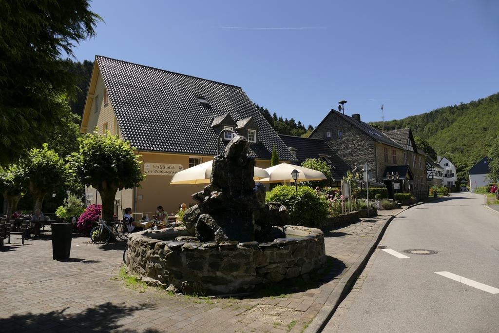 Waldhotel Im Wiesengrund Hurtgenwald Exterior photo
